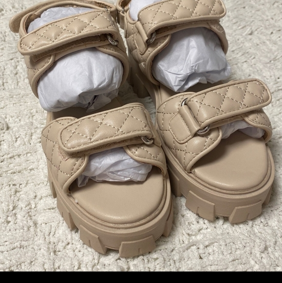 Nude sandals - Picture 6 of 8